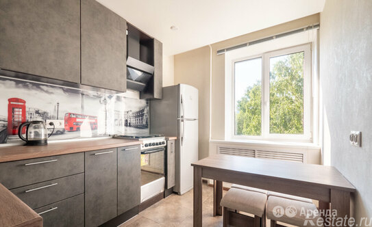 Аренда 3-комн квартиры на вторичном рынке Верности ул,  д. 30