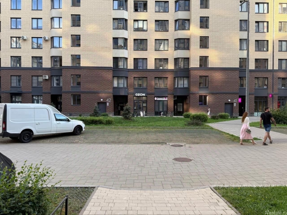 Продажа торгового помещения Бухарестская М. ул,  д. 12 с1