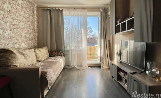 Продажа 1-комн квартиры на вторичном рынке Павловск г, Гуммолосаровская ул,  д. 7