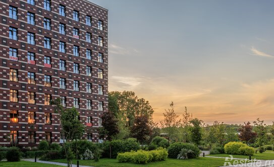 Продажа 4-комн квартиры на вторичном рынке Петровский пр-кт,  д. 11 к2