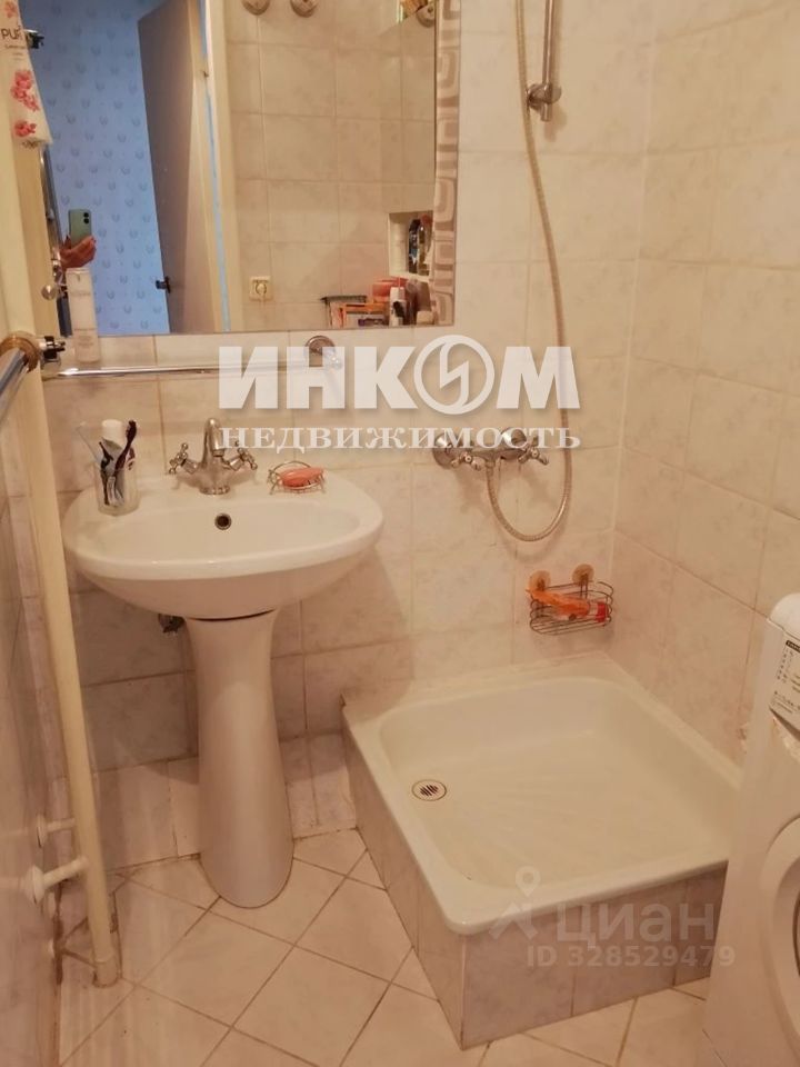 Продажа 3-комн квартиры на вторичном рынке Байкальская улица, 40/17