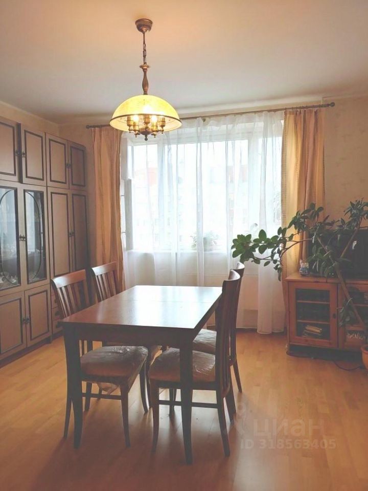 Продажа 3-комн квартиры на вторичном рынке Королев, проспект Космонавтов, 39