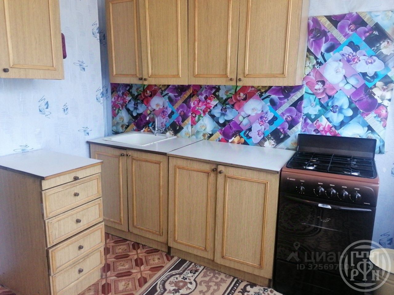 Продажа 3-комн квартиры на вторичном рынке пос. Межозерный, улица Центральная, 2