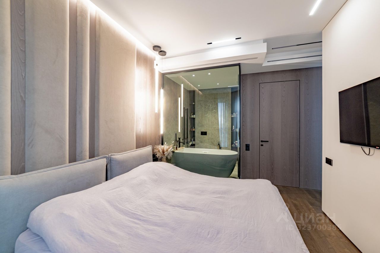 Продажа 4-комн квартиры на вторичном рынке Нежинская улица, 3А