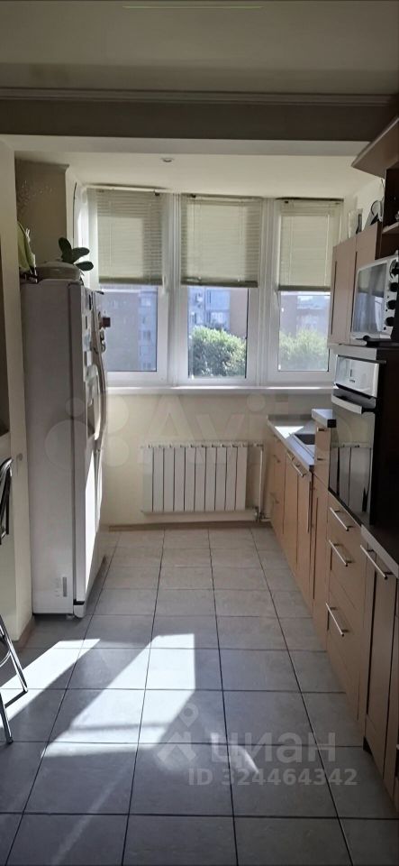 Продажа 3-комн квартиры на вторичном рынке Южнобутовская улица, 72К2
