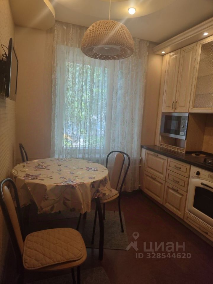Продажа 2-комн квартиры на вторичном рынке Лобня, Заречная улица, 19