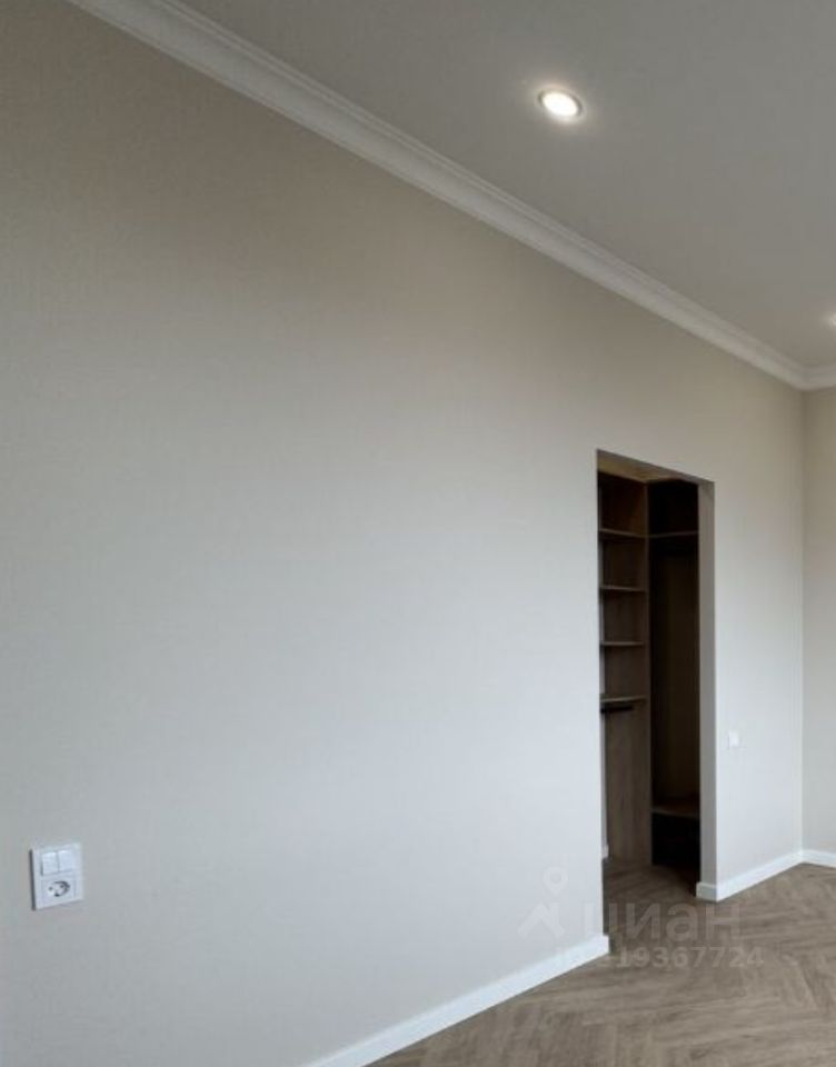 Продажа 2-комн квартиры на вторичном рынке Кутузовский проспект, 12