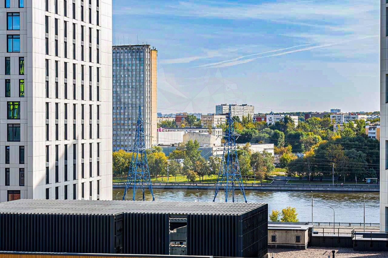 Продажа 3-комн квартиры на вторичном рынке проспект Лихачева, 22