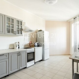 Продажа 3-комн квартиры на вторичном рынке Зенино, улица Камова,  д. 5 к2