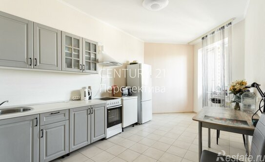 Продажа 3-комн квартиры на вторичном рынке Зенино, улица Камова,  д. 5 к2