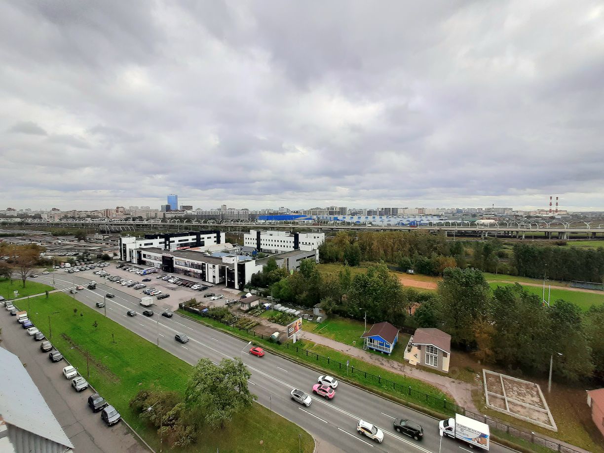 Продажа 4-комн квартиры на вторичном рынке Счастливая улица, 14