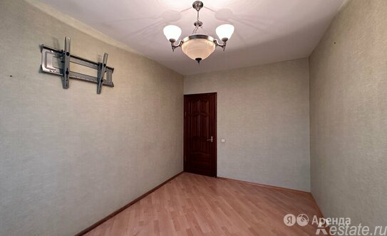 Аренда 3-комн квартиры на вторичном рынке Плещеева ул,  д. 22А