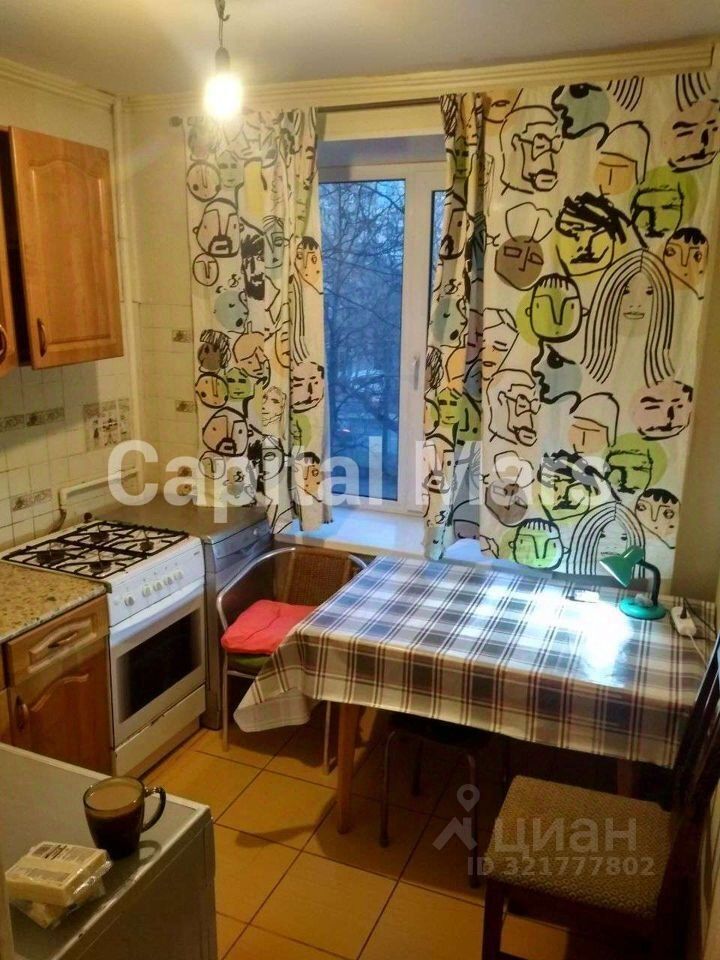 Аренда 2-комн квартиры на вторичном рынке Свободный проспект, 37/18