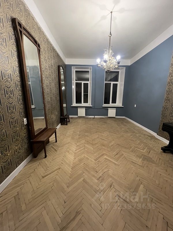 Продажа 2-комн квартиры на вторичном рынке проспект Средний Васильевского острова, 35