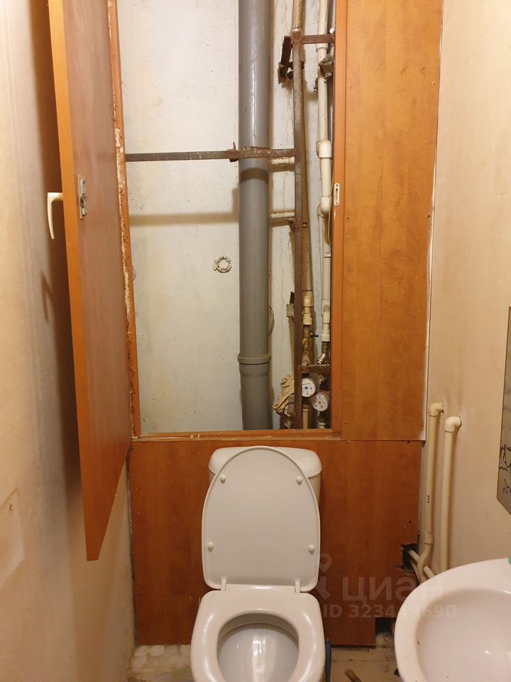 Продажа 2-комн квартиры на вторичном рынке Синявинская улица, 11к15