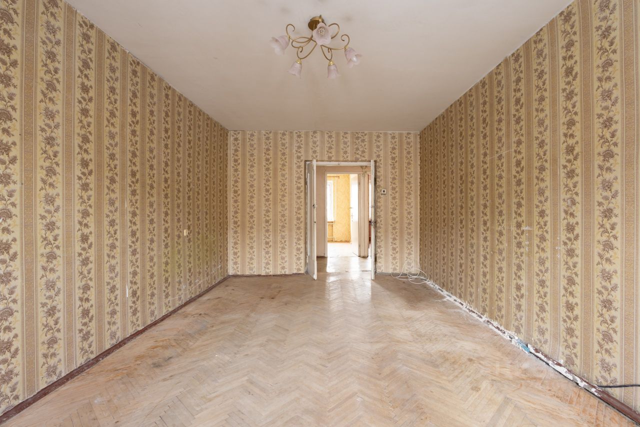 Продажа 4-комн квартиры на вторичном рынке Бухарестская улица, 23К1