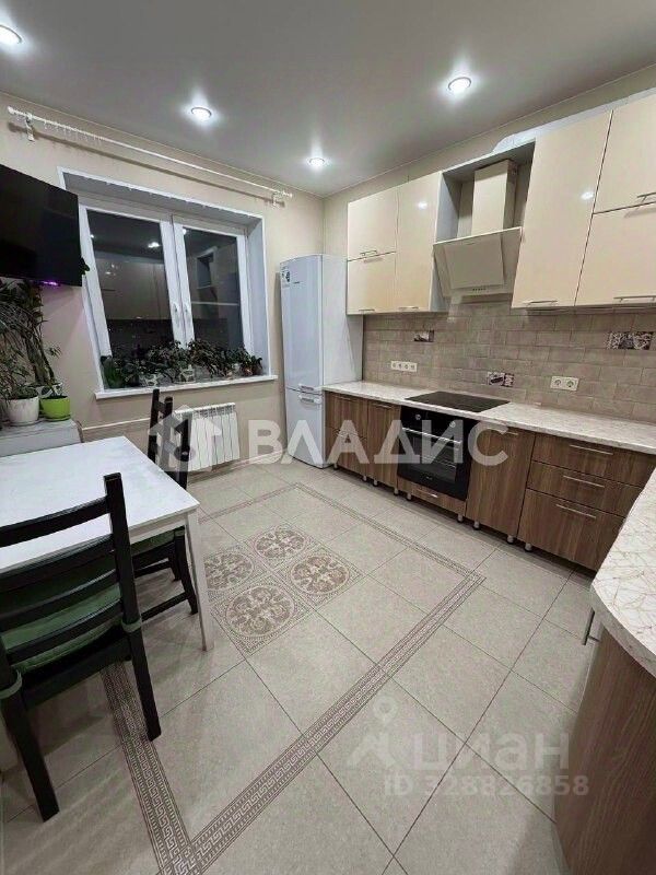 Продажа 2-комн квартиры на вторичном рынке проспект Королева, 73