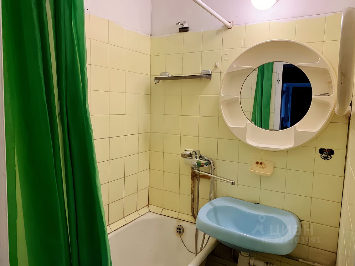 Продажа 3-комн квартиры на вторичном рынке Воронежская улица, 28К1