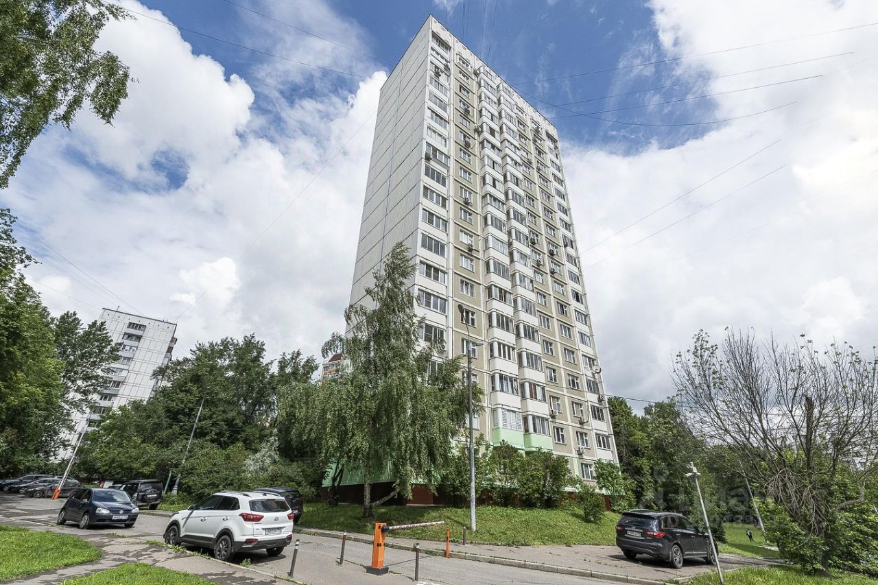 Продажа 3-комн квартиры на вторичном рынке Полярная улица, 42К1