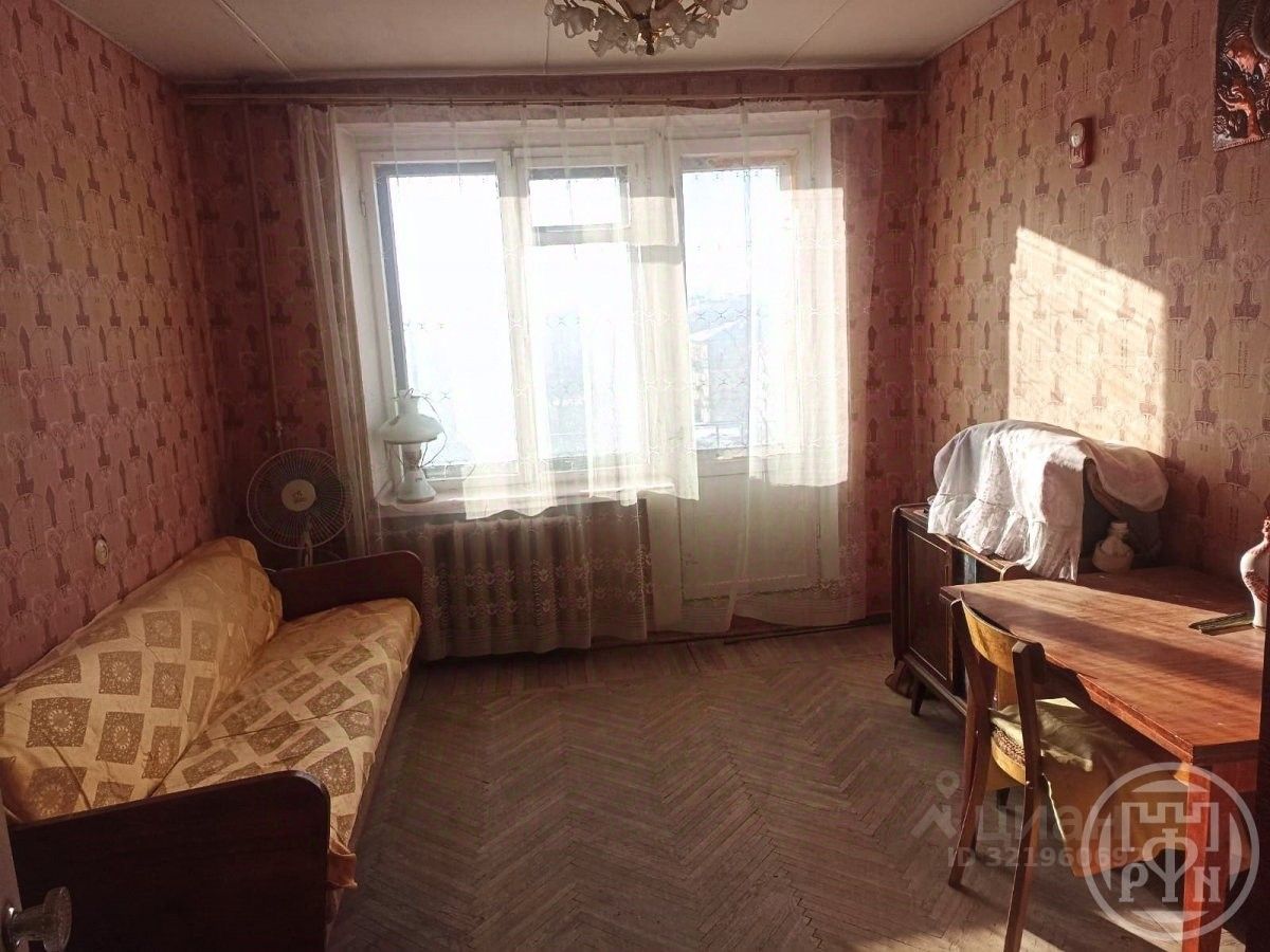 Продажа 2-комн квартиры на вторичном рынке улица Чекистов, 42