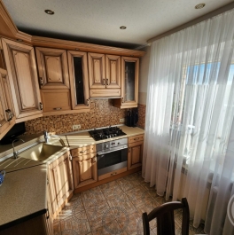 Продажа 2-комн квартиры на вторичном рынке Петергоф г., Шахматова ул. ,  д. 4,  к. 2