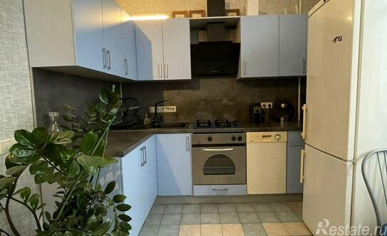 Продажа 1-комн квартиры на вторичном рынке Ломоносовский пр-кт,  д. 18