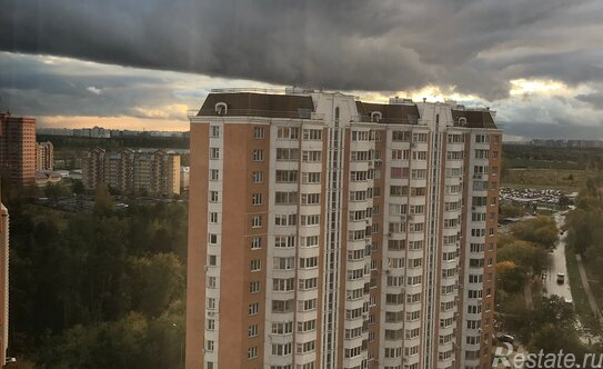 Продажа 2-комн квартиры на вторичном рынке Южный, улица Твардовского,  д. 12