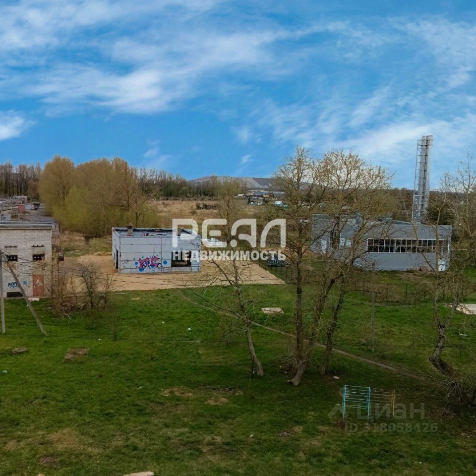 Продажа 2-комн квартиры на вторичном рынке пос. Новый Свет, 43