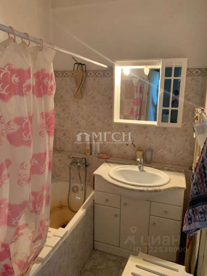 Продажа 2-комн квартиры на вторичном рынке улица Строителей, 7К1