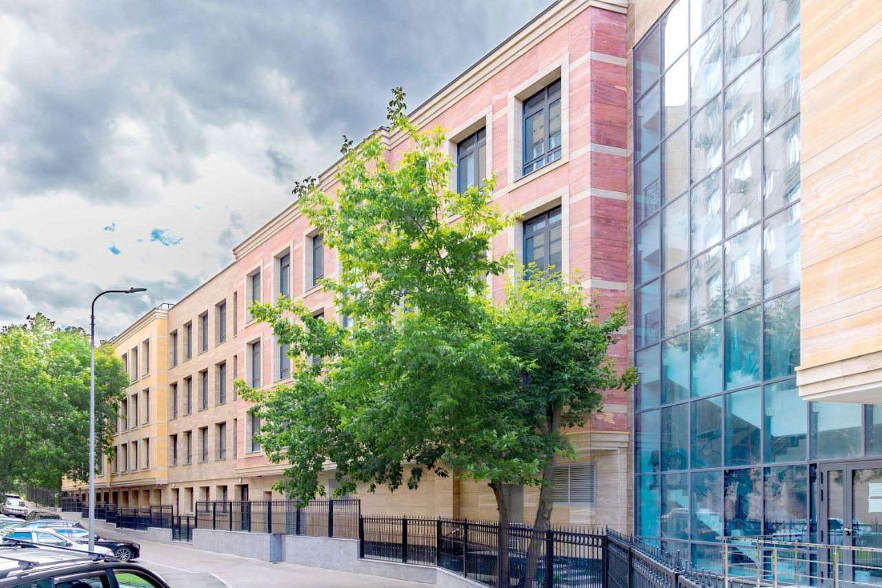 Продажа 3-комн квартиры на вторичном рынке Олимпийский проспект, 12