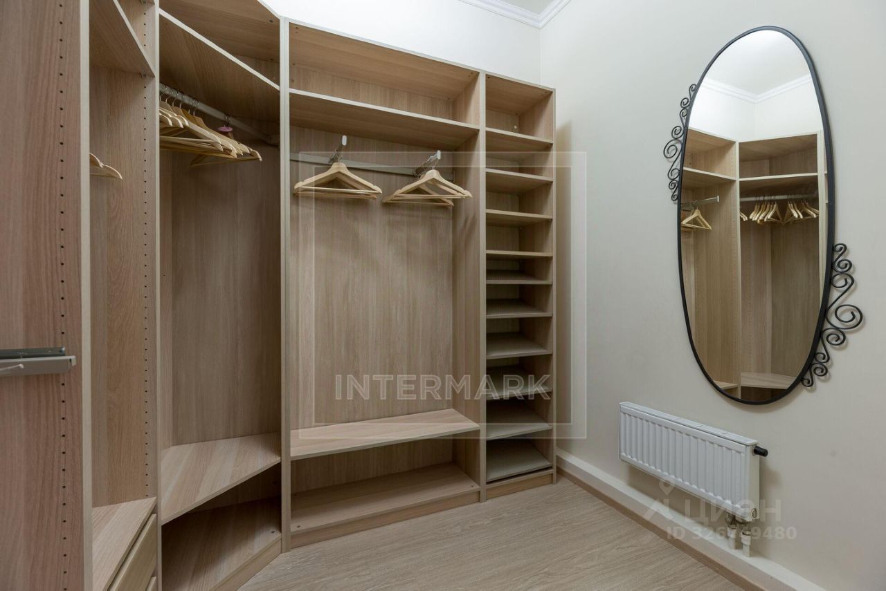 Аренда 4-комн квартиры на вторичном рынке улица Новый Арбат, 27