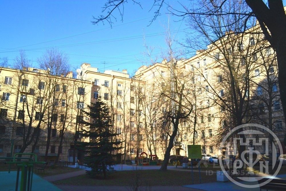 Продажа 3-комн квартиры на вторичном рынке Московский проспект, 153