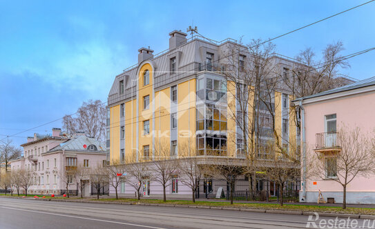 Продажа 4-комн квартиры на вторичном рынке улица Савушкина,  д. 43