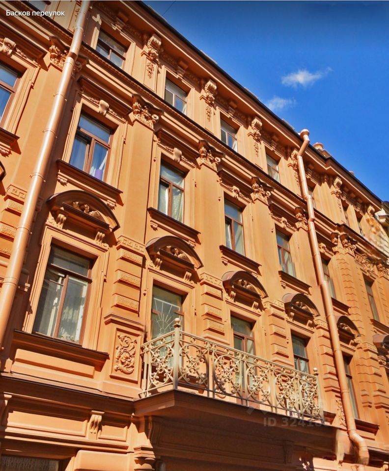 Продажа 2-комн квартиры на вторичном рынке переулок Басков, 24