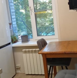 Продажа 3-комн квартиры на вторичном рынке ул Всеволода Вишневского,  д. 8