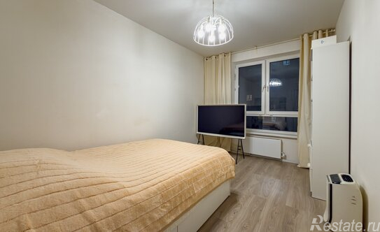 Продажа 1-комн квартиры на вторичном рынке Орлово-Денисовский проспект,  д. 19 к2 с1