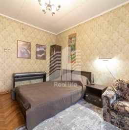 Продажа 3-комн квартиры на вторичном рынке Ломоносовский пр-кт,  д. 19