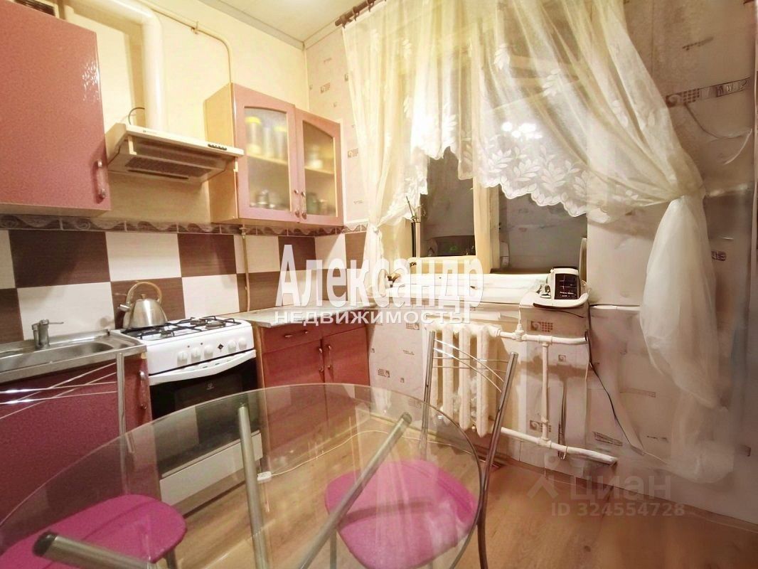 Продажа 2-комн квартиры на вторичном рынке Выборг, Первомайская улица, 8