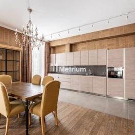 Продажа 2-комн квартиры на вторичном рынке ул Мосфильмовская,  д. 8,  к. 1