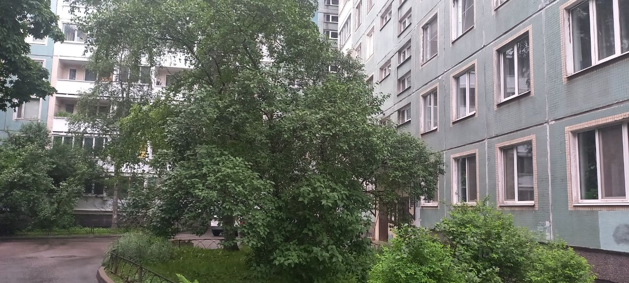 Продажа 3-комн квартиры на вторичном рынке Светлановский проспект, 69