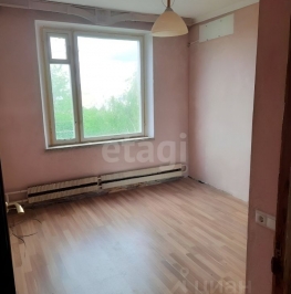 Продажа 2-комн квартиры на вторичном рынке улица Генерала Антонова,  д. 1