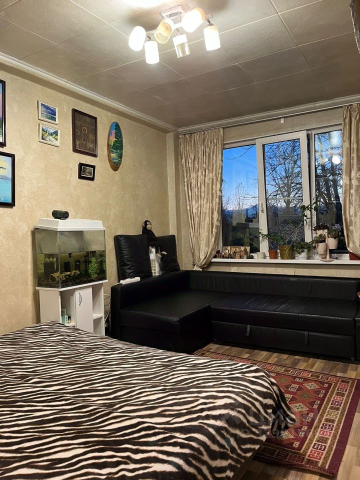 Продажа 1-комн квартиры на вторичном рынке бульвар Красных Зорь, 20