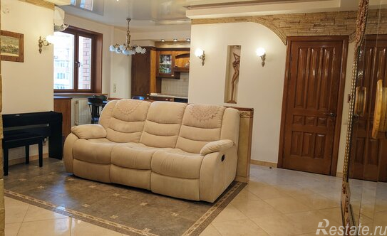 Продажа 3-комн квартиры на вторичном рынке Живописная улица,  д. 2