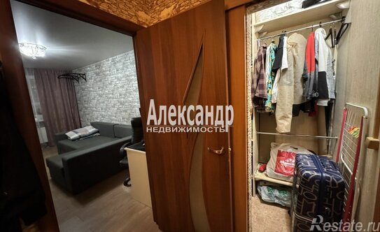 Продажа 1-комн квартиры на вторичном рынке Дунайский пр-кт,  д. 55 к1