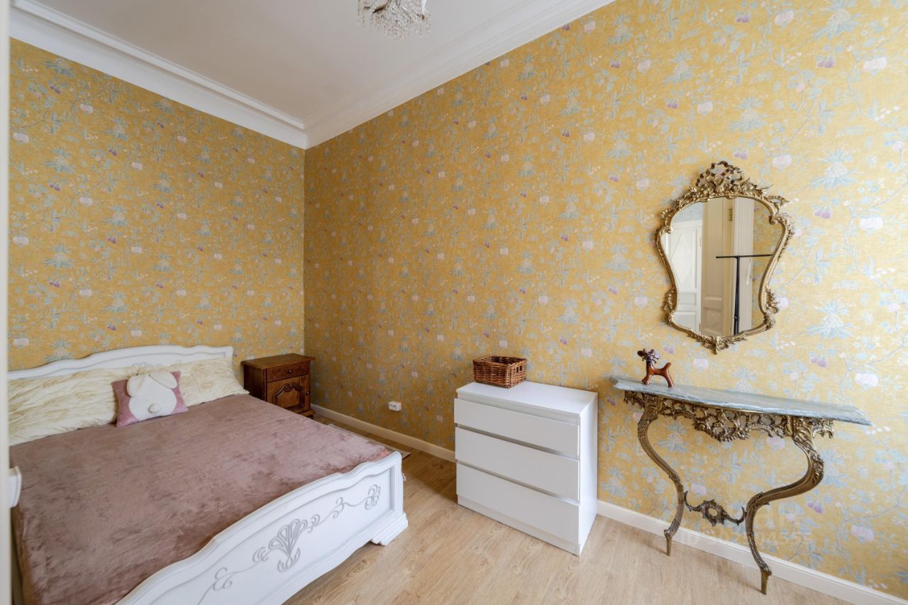 Аренда 4-комн квартиры на вторичном рынке Невский проспект, 106Ж