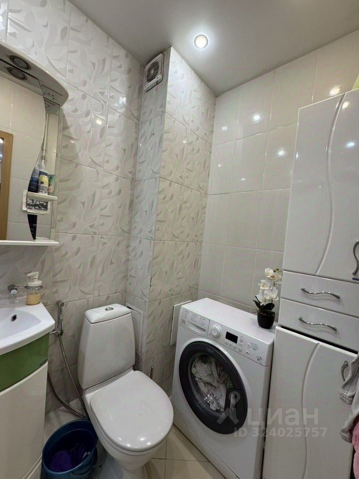 Продажа 2-комн квартиры на вторичном рынке Скобелевский проспект, 5