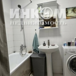 Продажа 2-комн квартиры на вторичном рынке ул Поляны,  д. 5А,  к. 3