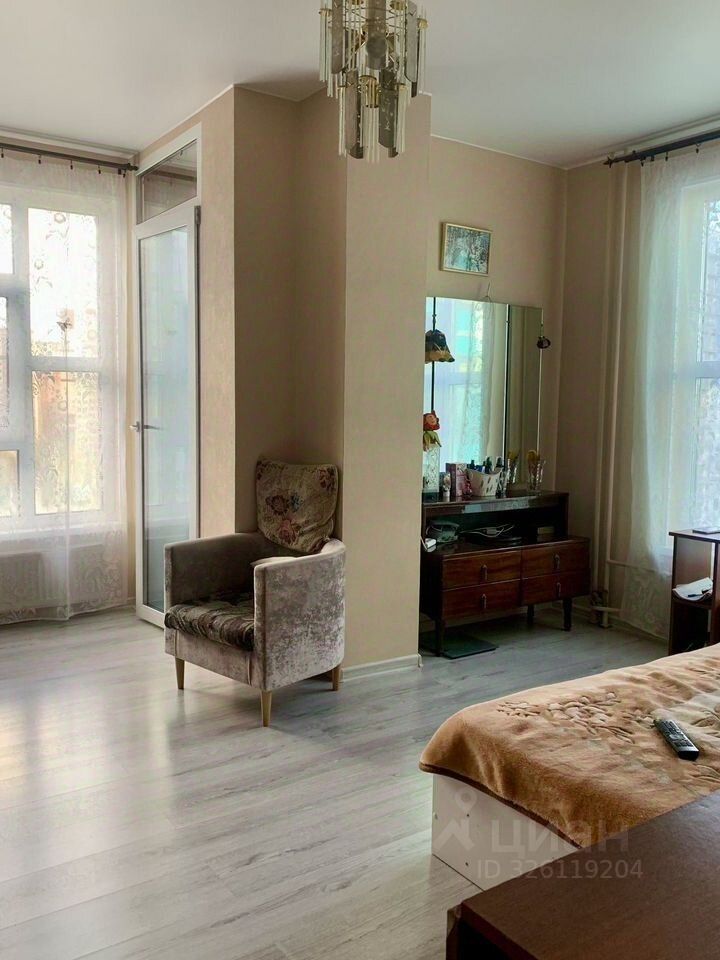 Продажа 3-комн квартиры на вторичном рынке Мурино, улица Шоссе в Лаврики, 67