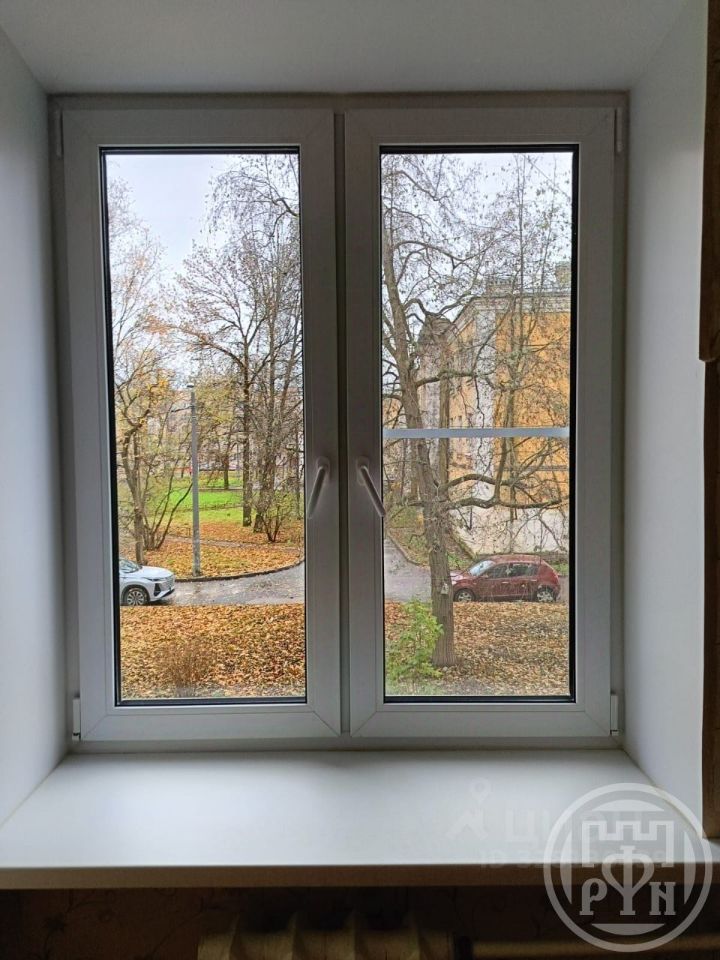 Продажа 1-комн квартиры на вторичном рынке пос. Стрельна, улица Гоголя, 9