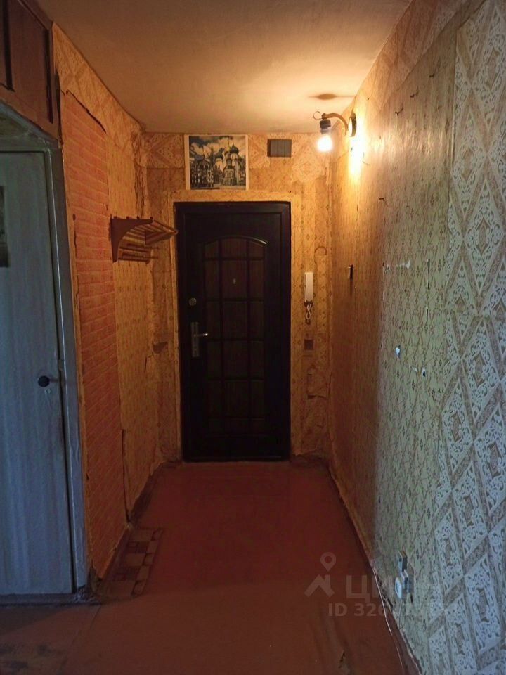 Продажа 2-комн квартиры на вторичном рынке Луга, улица Кингисеппа, 5